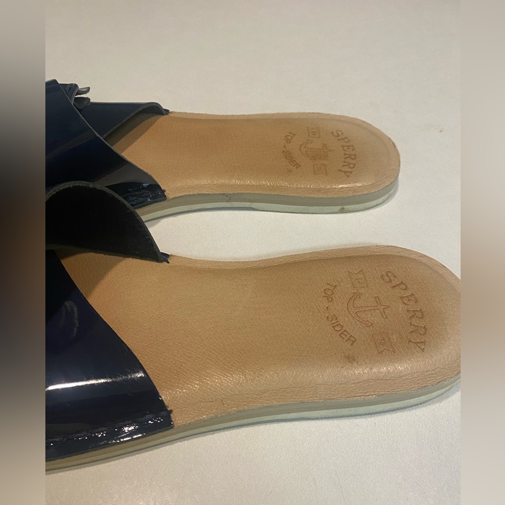 SPERRY TOP SIDER SEAPORT SLIDE SANDAL DARK BLUE PATENT LEATHER WOMENS SZ 10 - Picture 8 of 13